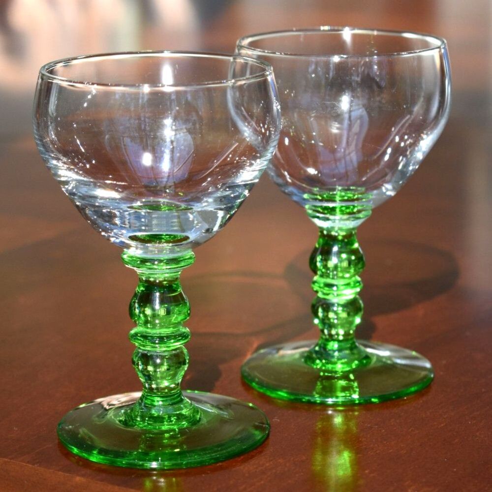 Set of 2 Roemer Wine Glasses with Green Foot